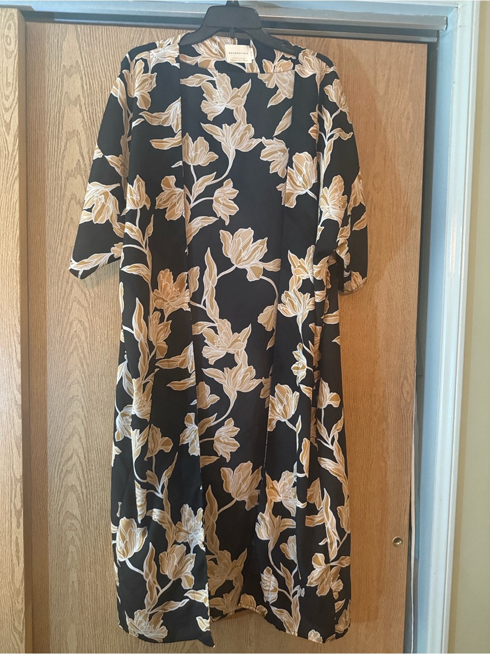 Black Kimono Style with Cream Floral Print Weap
